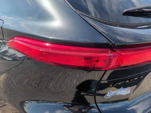 Used 2024 Toyota Venza Nightshade image 14