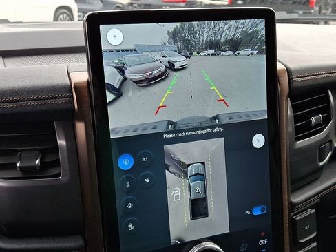 Used 2023 Ford F150 Lightning Lariat image 22