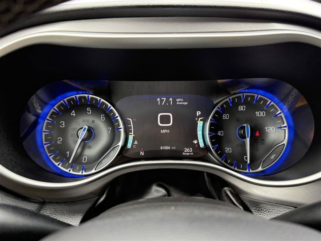 Used 2023 Chrysler Pacifica Touring-L FWD image 24