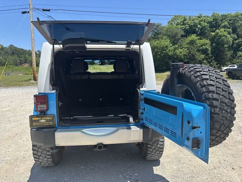 Used 2017 Jeep Wrangler Unlimited Sahara w/ Quick Order Package 24E Chief AWD/4WD image 25