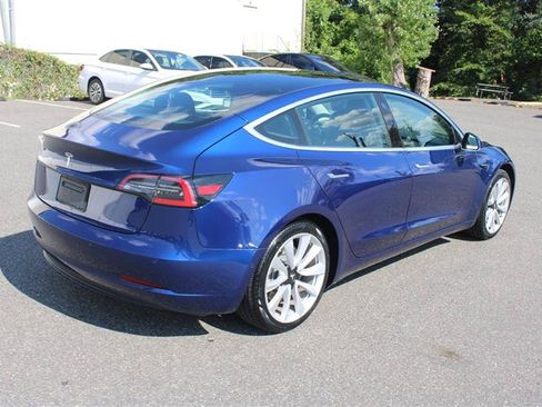 Used 2020 Tesla Model 3 Standard Range Plus RWD image 8