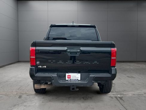Certified 2025 Toyota Tacoma SR5 AWD/4WD image 4