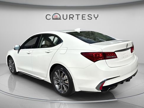 Used 2018 Acura TLX V6 w/ Technology Package FWD image 5