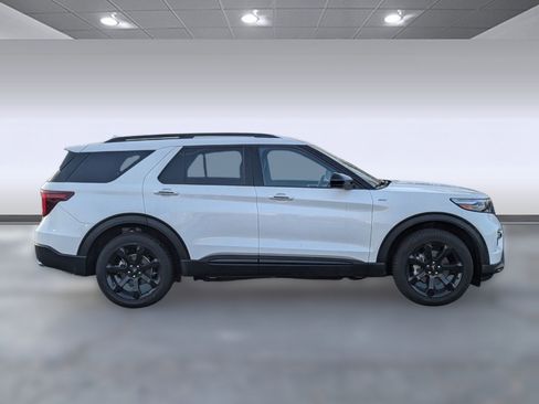 Used 2024 Ford Explorer ST-Line w/ Class IV Trailer Tow Package image 6