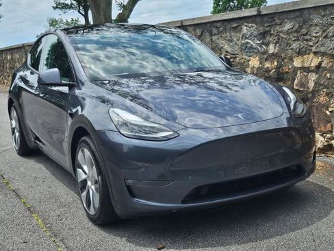 Used 2023 Tesla Model Y Long Range AWD/4WD image 12