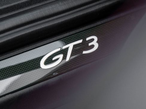 Certified 2015 Porsche 911 GT3 image 39