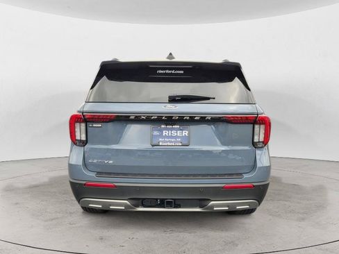 Used 2026 Ford Explorer Active w/ Active Comfort Package RWD image 6