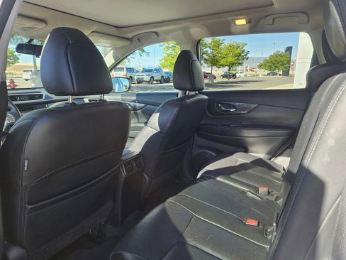 Used 2015 Nissan Rogue SL w/ SL Premium Package AWD/4WD image 16