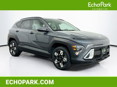Used 2025 Hyundai Kona SEL AWD/4WD image 1