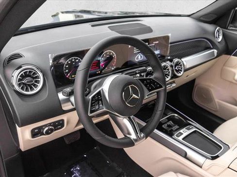 New 2026 Mercedes-Benz GLB 250 4MATIC image 10