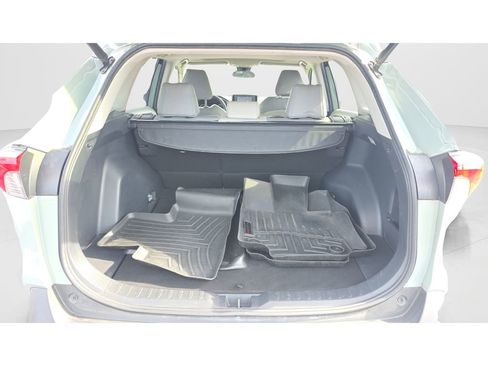 Used 2019 Toyota RAV4 XLE Premium FWD image 9