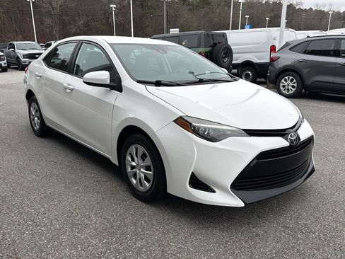 Used 2017 Toyota Corolla LE image 6