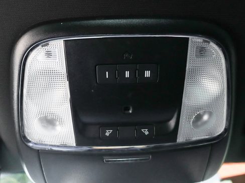 Used 2020 Chrysler 300 S image 26