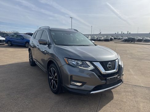 Used 2020 Nissan Rogue SL image 1