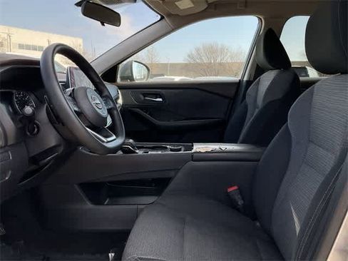 Used 2022 Nissan Rogue SV image 13