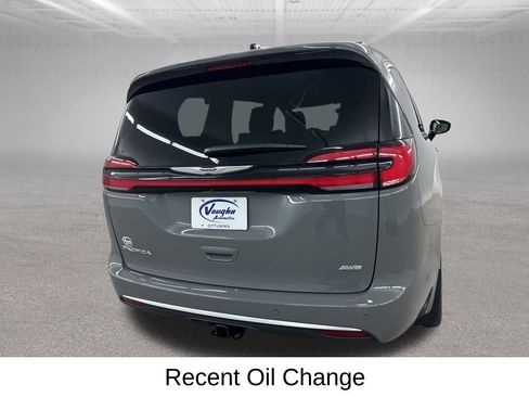 Used 2023 Chrysler Pacifica Pinnacle w/ Trailer Tow Group image 12