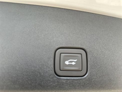 New 2025 Cadillac Optiq Sport 1 image 31