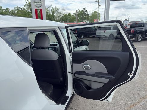 Used 2016 Kia Soul + w/ Eco Package FWD image 20