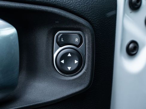 Used 2022 Jeep Wrangler Unlimited Sahara image 19