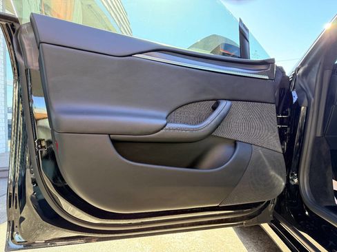 Used 2021 Tesla Model S Plaid image 15