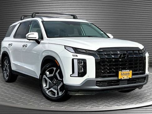 Used 2023 Hyundai Palisade SEL AWD/4WD image 3