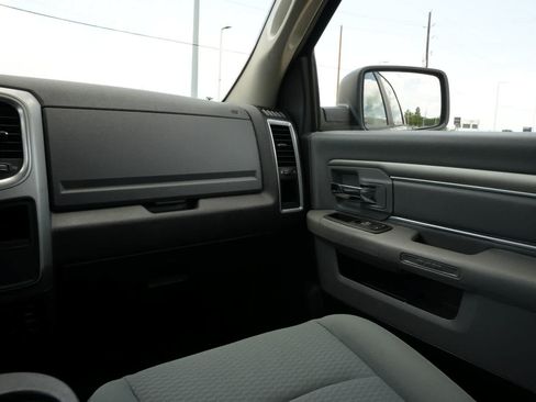 Used 2019 RAM 1500 Classic SLT RWD image 8