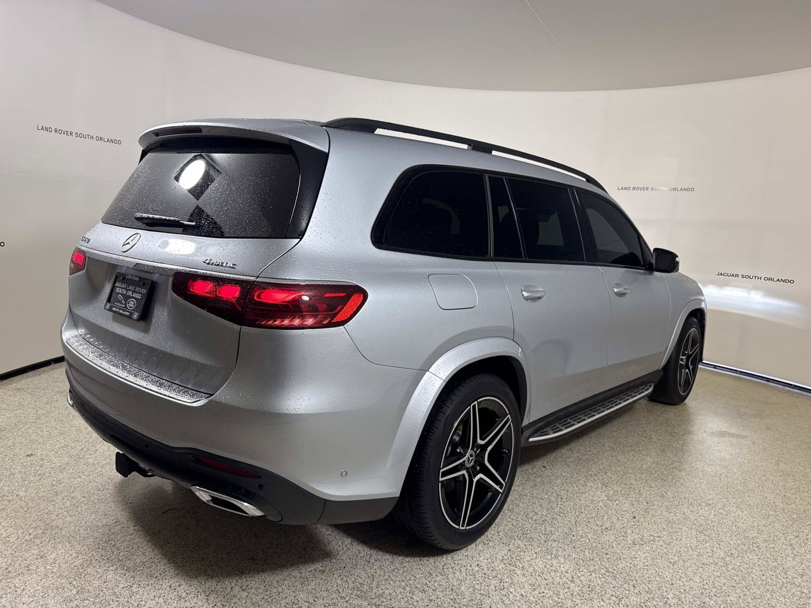 Used 2024 Mercedes-Benz GLS 450 4MATIC image 5