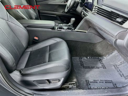 Used 2025 Toyota Camry XSE FWD image 34