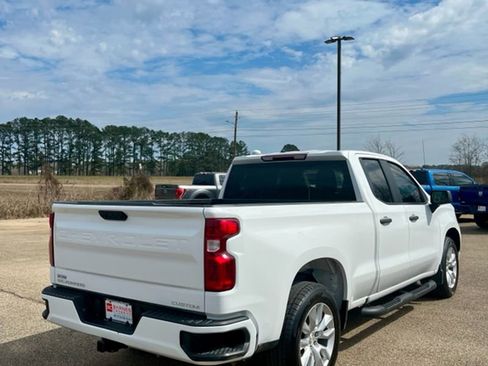 Used 2024 Chevrolet Silverado 1500 Custom image 5