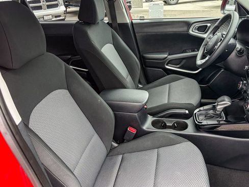 Used 2023 Kia Soul S FWD image 37