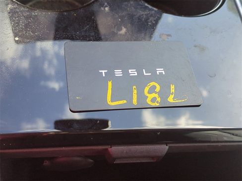 Used 2018 Tesla Model 3 Long Range image 28