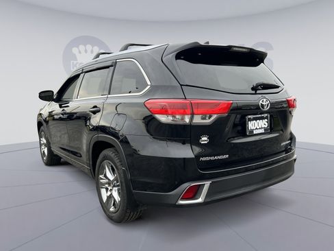 Used 2017 Toyota Highlander Limited image 4