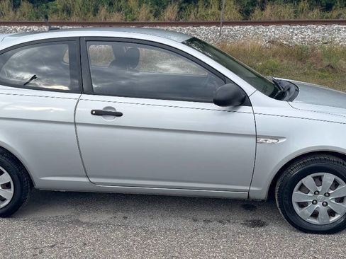 Used 2009 Hyundai Accent GS w/ Popular Equipment Pkg 2 image 6