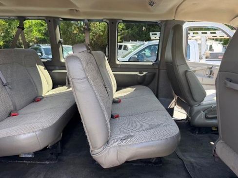 Used 2017 Chevrolet Express 3500 LT w/ LT Preferred Equipment Group RWD image 26