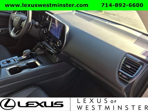 Used 2025 Lexus NX 250 FWD w/ Accessory Package (2T) image 8