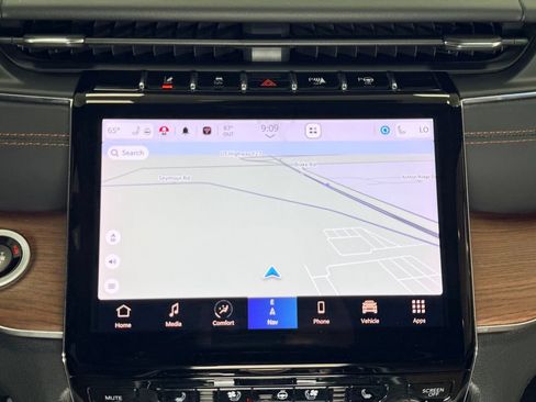 Used 2022 Jeep Grand Cherokee Summit w/ Luxury Tech Group V AWD/4WD image 13
