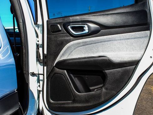 Used 2025 Jeep Compass Latitude w/ Sun & Sound Group image 12