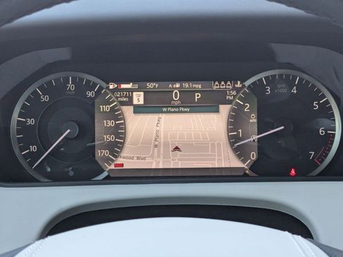 Used 2023 Land Rover Range Rover Velar HST image 16