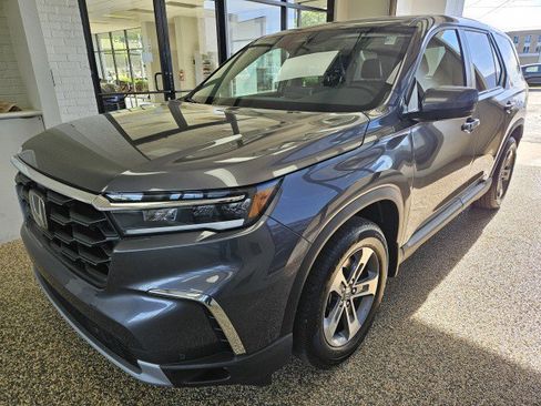 Used 2025 Honda Pilot EX-L image 5