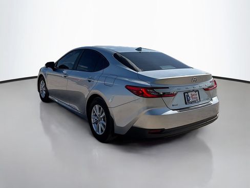 Used 2025 Toyota Camry LE w/ Convenience Package FWD image 5