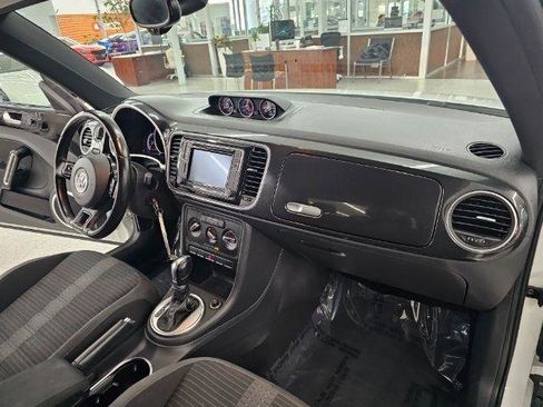 Used 2016 Volkswagen Beetle R-Line SE image 8