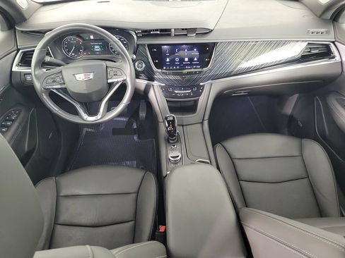 Certified 2023 Cadillac XT6 Premium Luxury FWD image 16