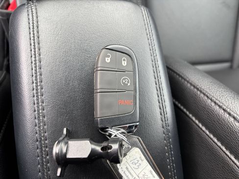 Used 2025 Jeep Compass Limited AWD/4WD image 21