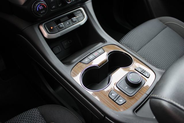Used 2021 GMC Acadia SLE w/ Driver Convenience Package AWD/4WD image 25