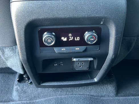 Certified 2024 Chevrolet Traverse LT AWD/4WD image 16