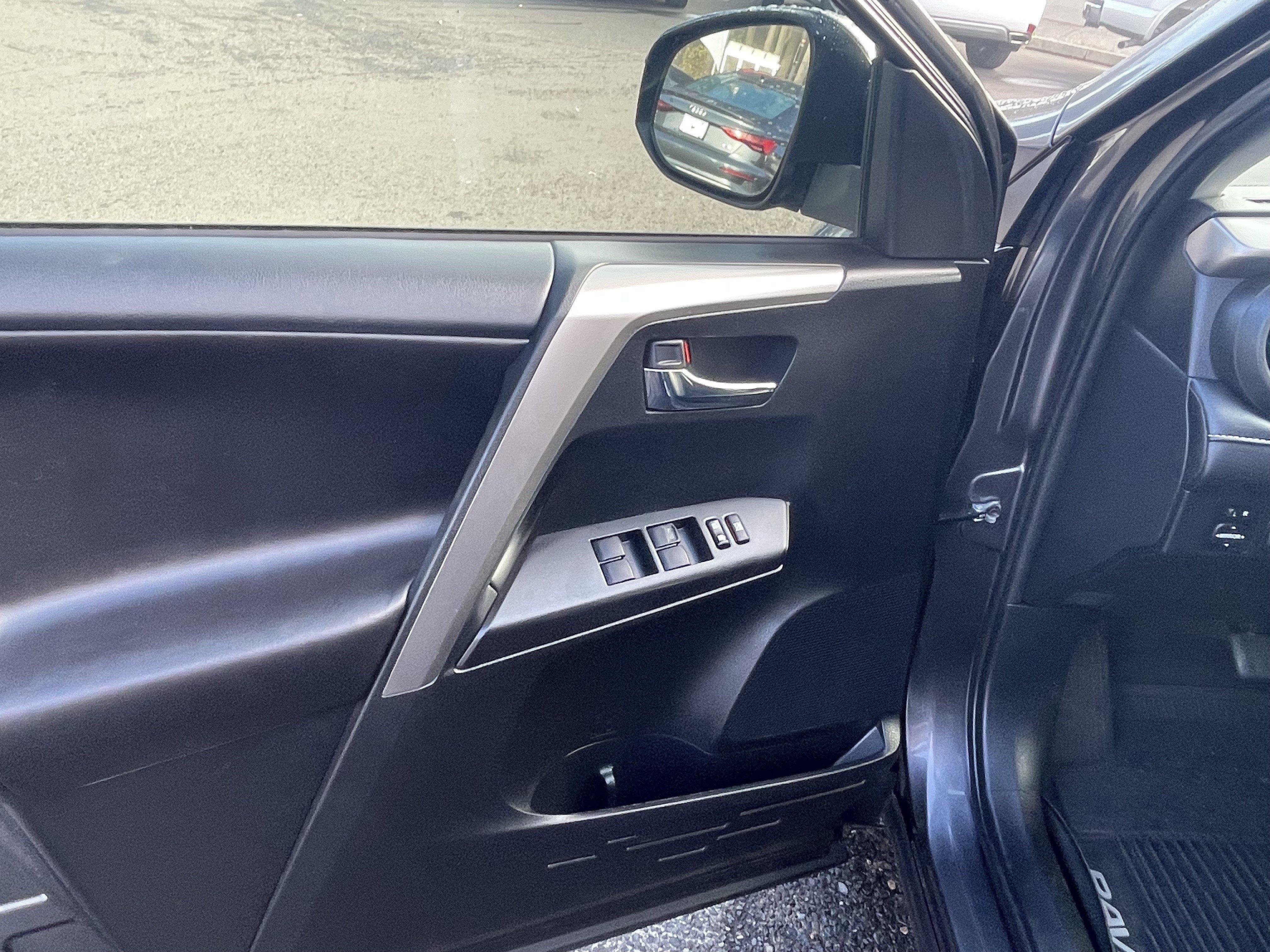 Certified 2017 Toyota RAV4 XLE AWD/4WD image 17