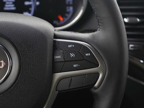 Used 2018 Jeep Grand Cherokee Limited w/ Trailer Tow Group IV image 27