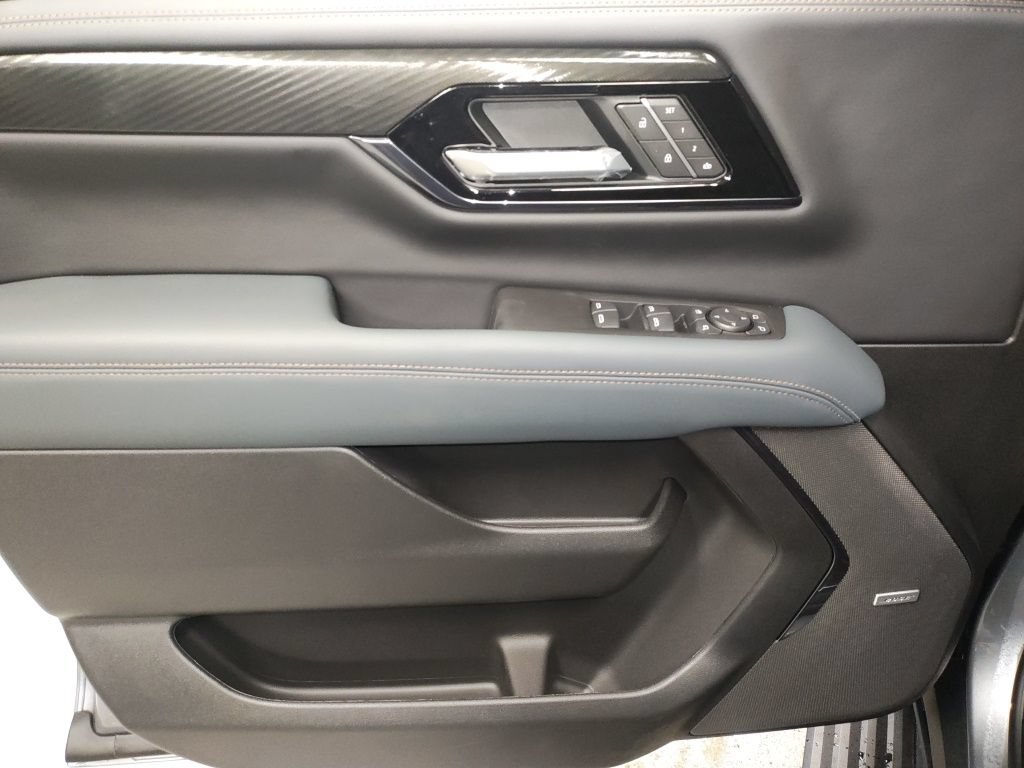 New 2026 GMC Yukon XL AT4 w/ AT4 Premium Plus Package AWD/4WD image 27