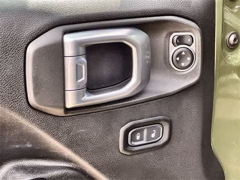 Used 2021 Jeep Wrangler Unlimited Rubicon w/ Cold Weather Group image 31