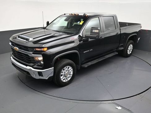 Used 2024 Chevrolet Silverado 2500 LT AWD/4WD image 13